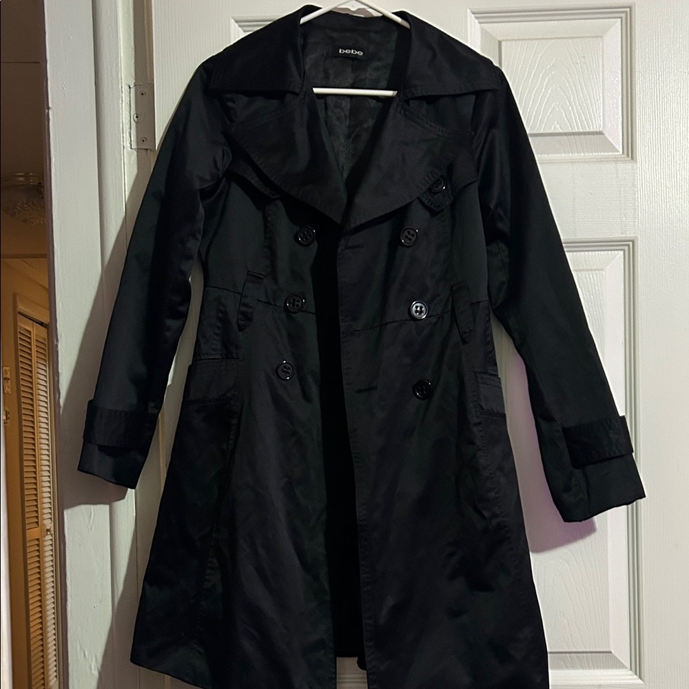 bebe Elegant sexy Fitted Black Trench Coat w/ belt loops & pockets ! No belt